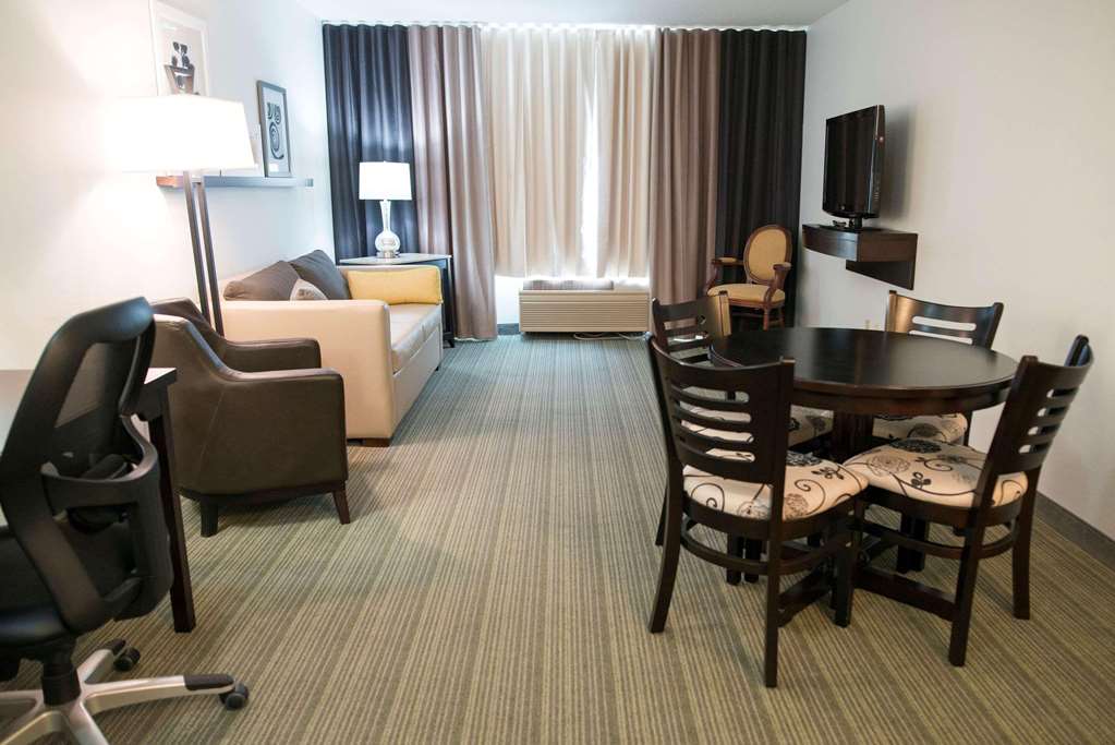 COUNTRY INN & SUITES BY RADISSON EF-guestroom-Guest Room,Suite,On-Site.jpg