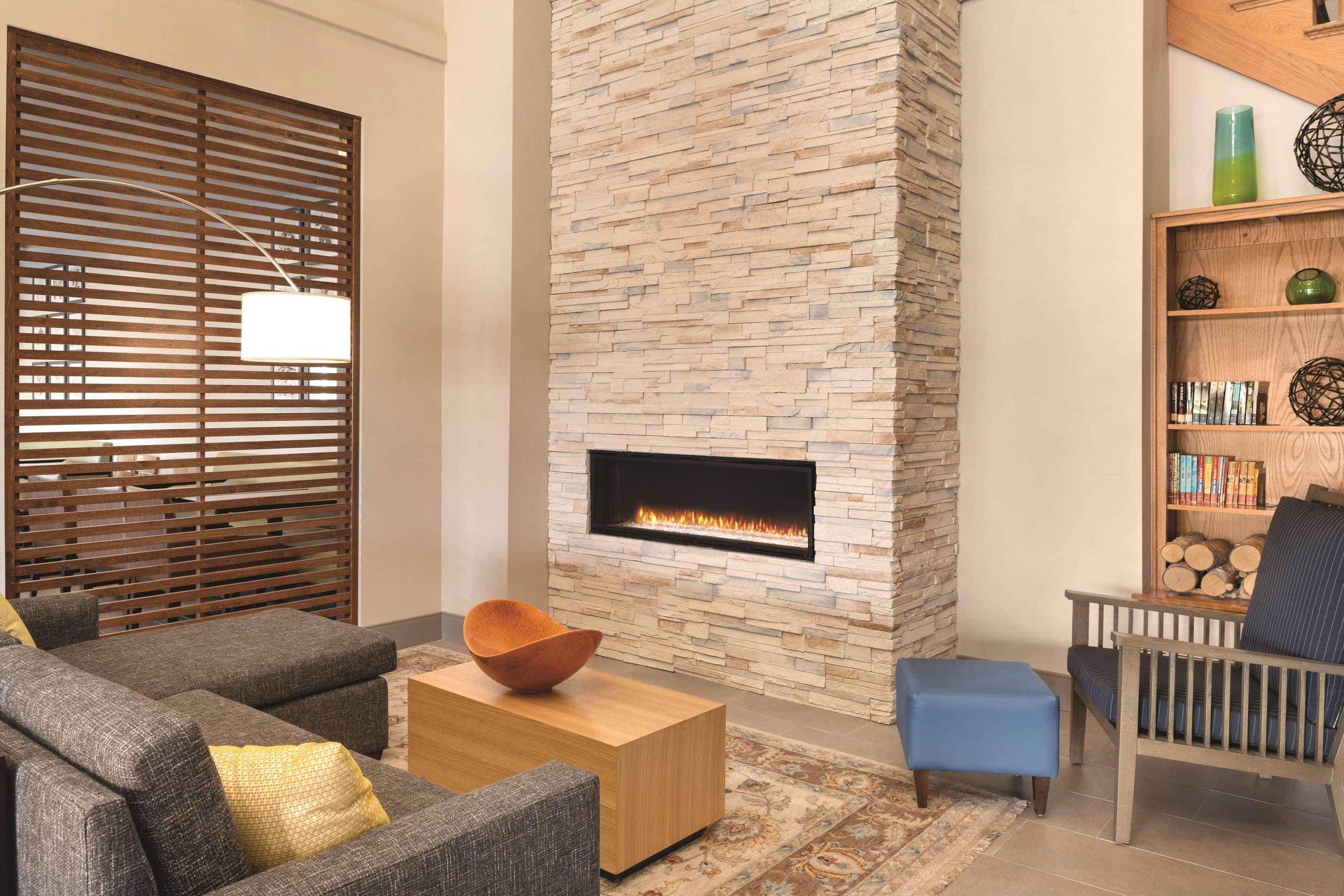 LobbyInterior | Country Inn & Suites by Radisson, Galena, IL