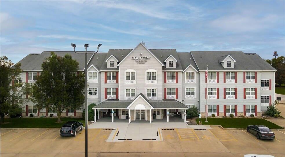 Country Inn & Suites Bloomington-Normal West