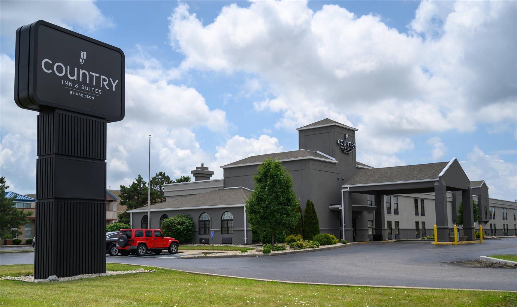 Country Inn & Suites Greenfield