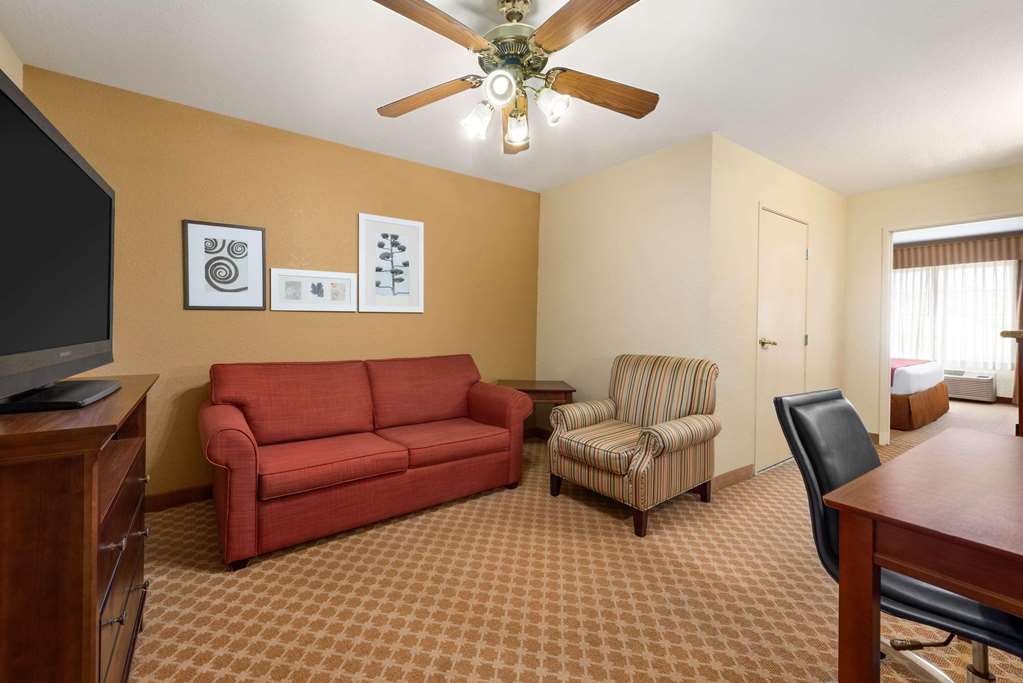 COUNTRY INN AND SUITES BY RADISSON-guestroom-Guest Room,Suite,On-Site.jpg