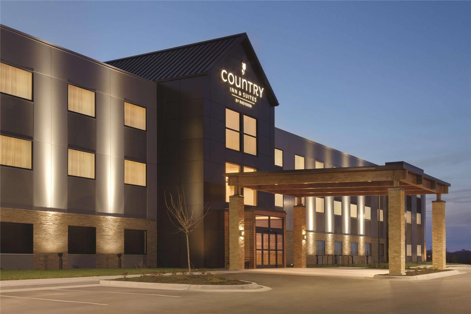 Country Inn & Suites Lawrence