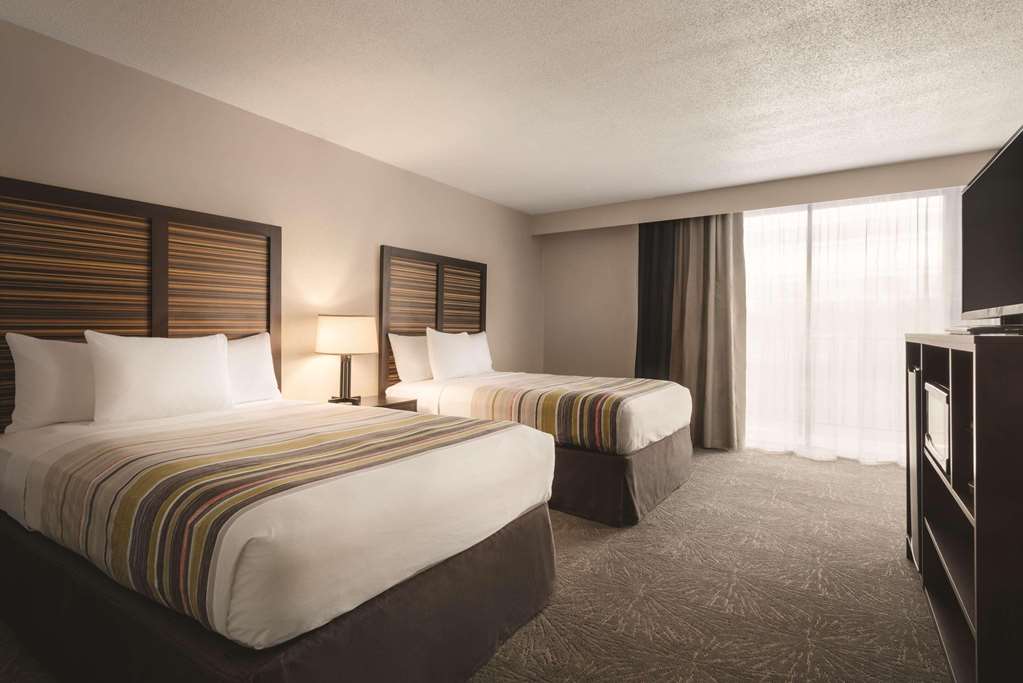 COUNTRY INN AND SUITES BY RADISSON-guestroom-Guest Room,On-Site.jpg