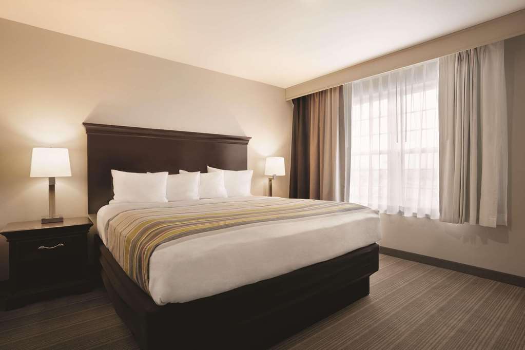 COUNTRY INN AND SUITES BY RADISSON-guestroom-Guest Room,Suite,On-Site.jpg