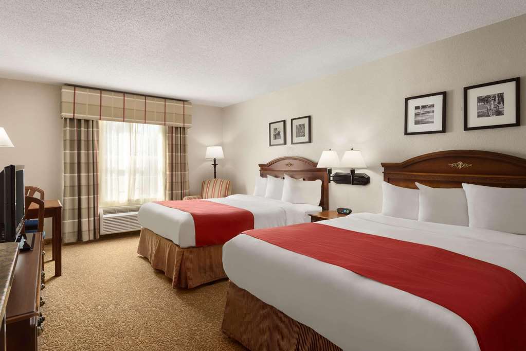 COUNTRY INN AND SUITES BY RADISSON-guestroom-Guest Room,On-Site.jpg