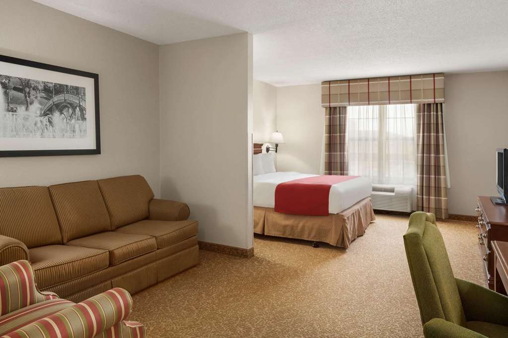 COUNTRY INN AND SUITES BY RADISSON-guestroom-Guest Room,Suite,On-Site.jpg