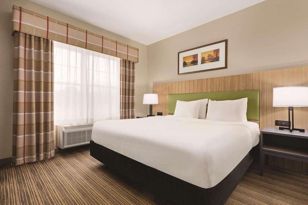 COUNTRY INN AND SUITES BY RADISSON-guestroom-Guest Room,Suite,On-Site.jpg