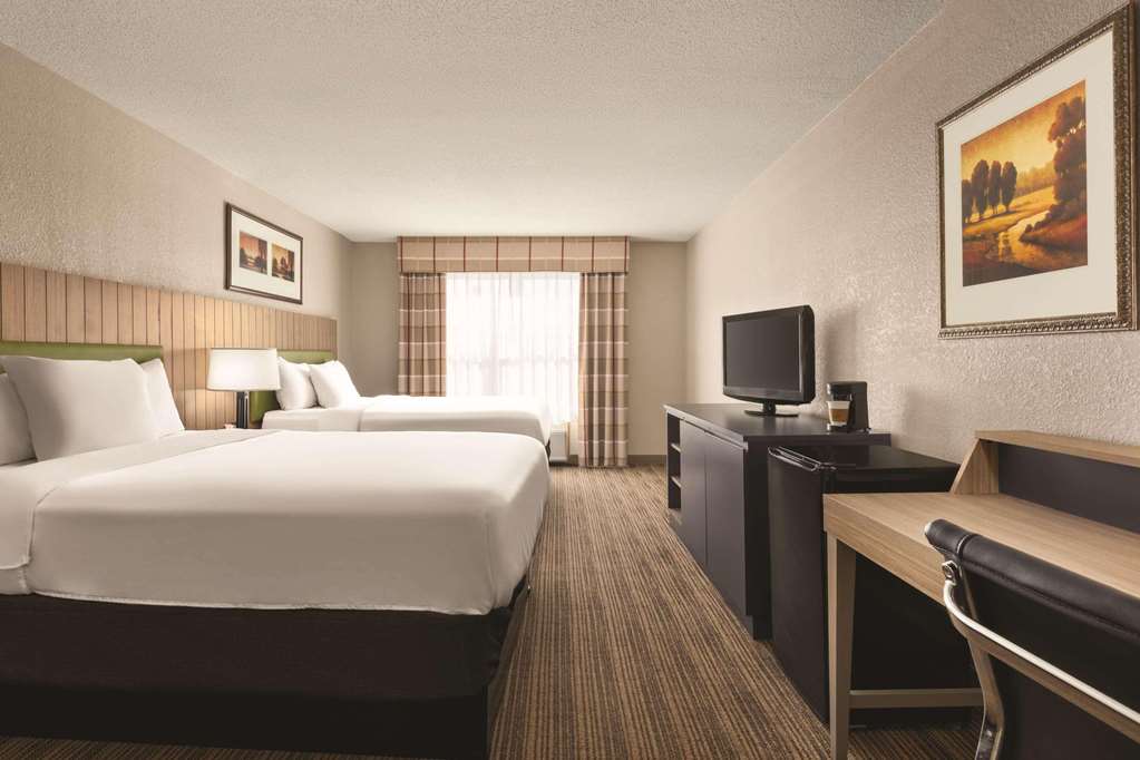 COUNTRY INN AND SUITES BY RADISSON-guestroom-Guest Room,On-Site.jpg