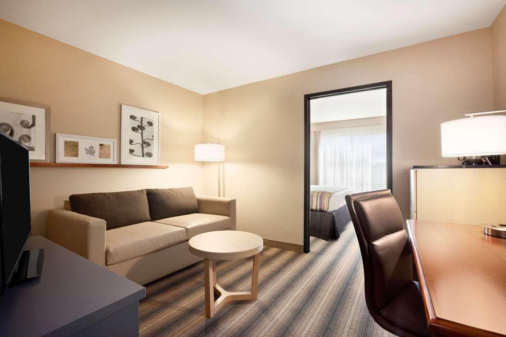 Country Inn & Suites Roseville