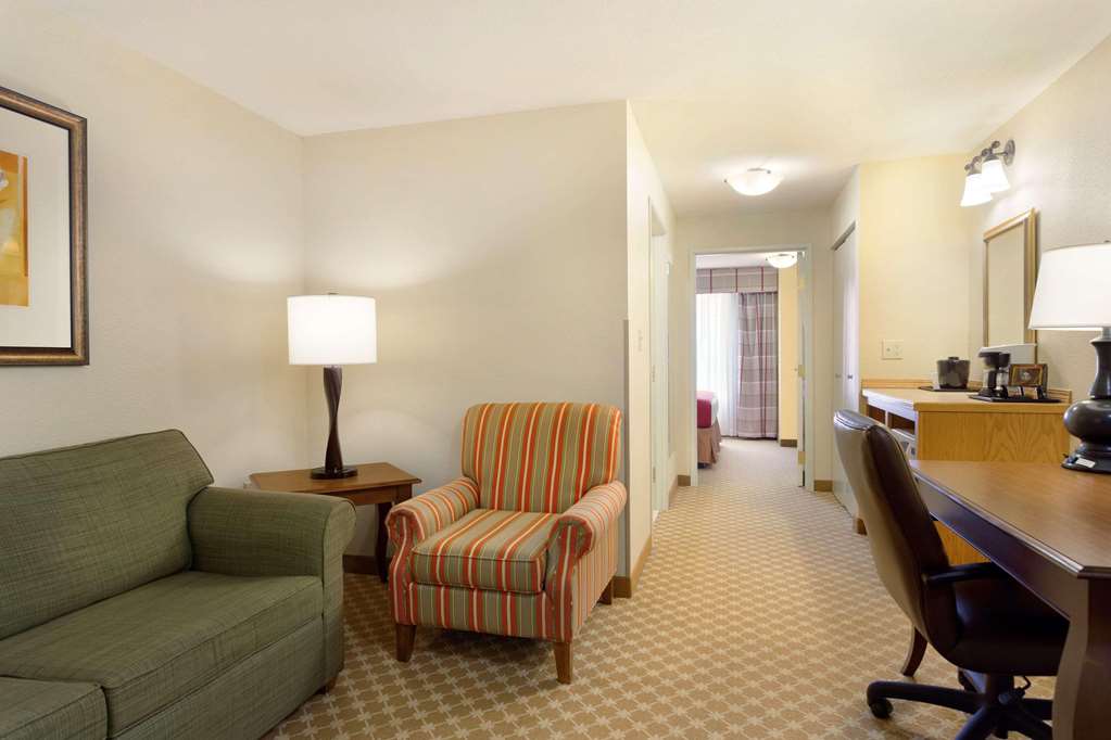 COUNTRY INN & SUITES BY RADISSON NE-guestroom-Guest Room,Suite,On-Site.jpg