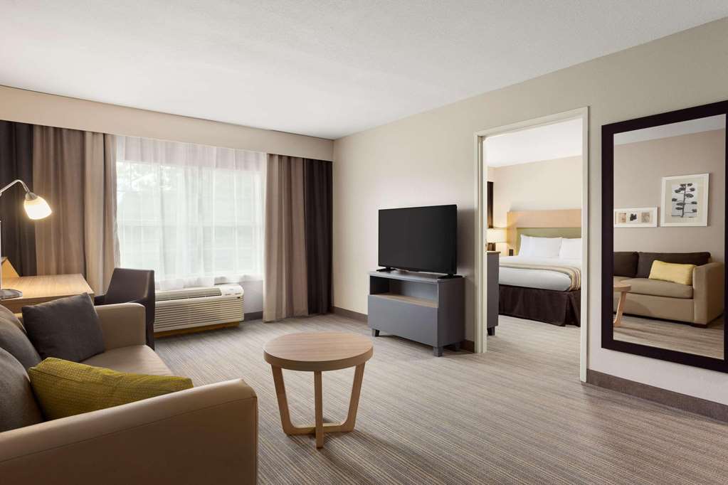 COUNTRY INN STES JACKSON ARPT-guestroom-Guest Room,Suite,On-Site.jpg