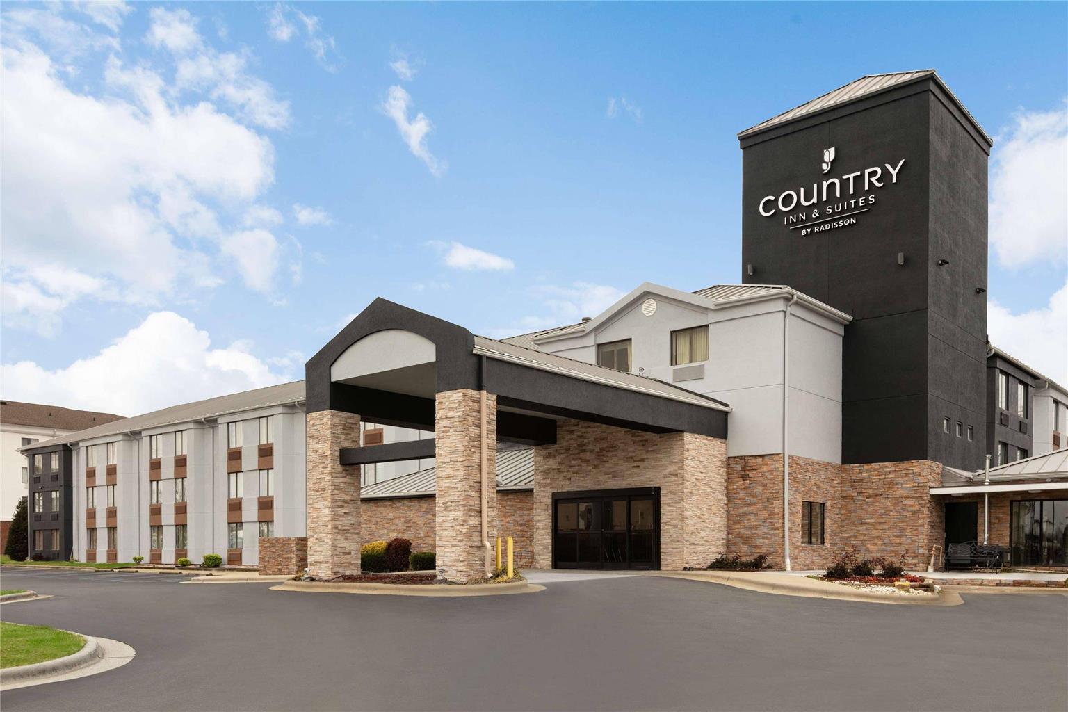 Country Inn & Suites Roanoke Rapids NC