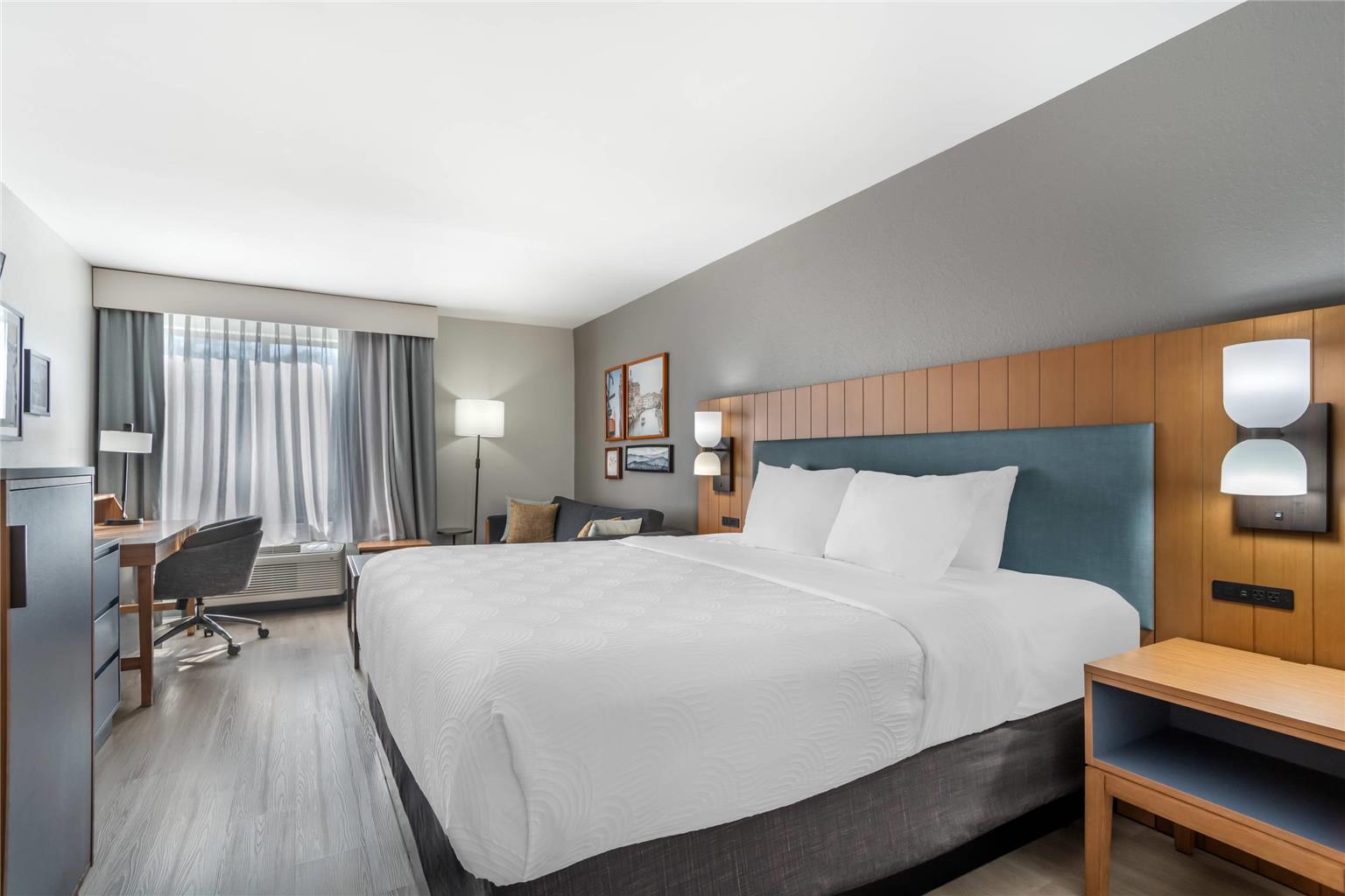 COUNTRY INN & SUITES BY RADISSON SH-guestroom-Guest Room,On-Site.jpg