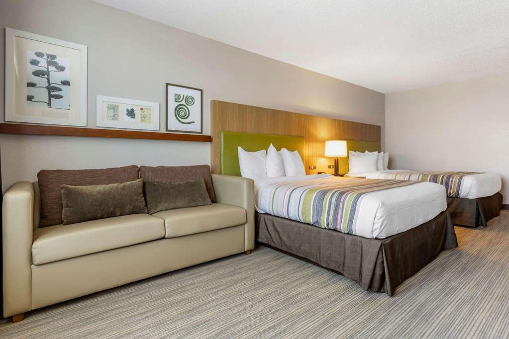 COUNTRY INN & SUITES BY RADISSON LU-guestroom-Guest Room,Suite,On-Site.jpg