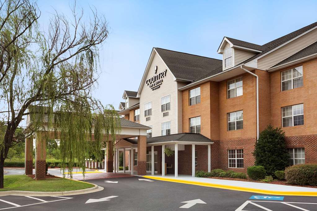 Country Inn & Suite Charlotte University