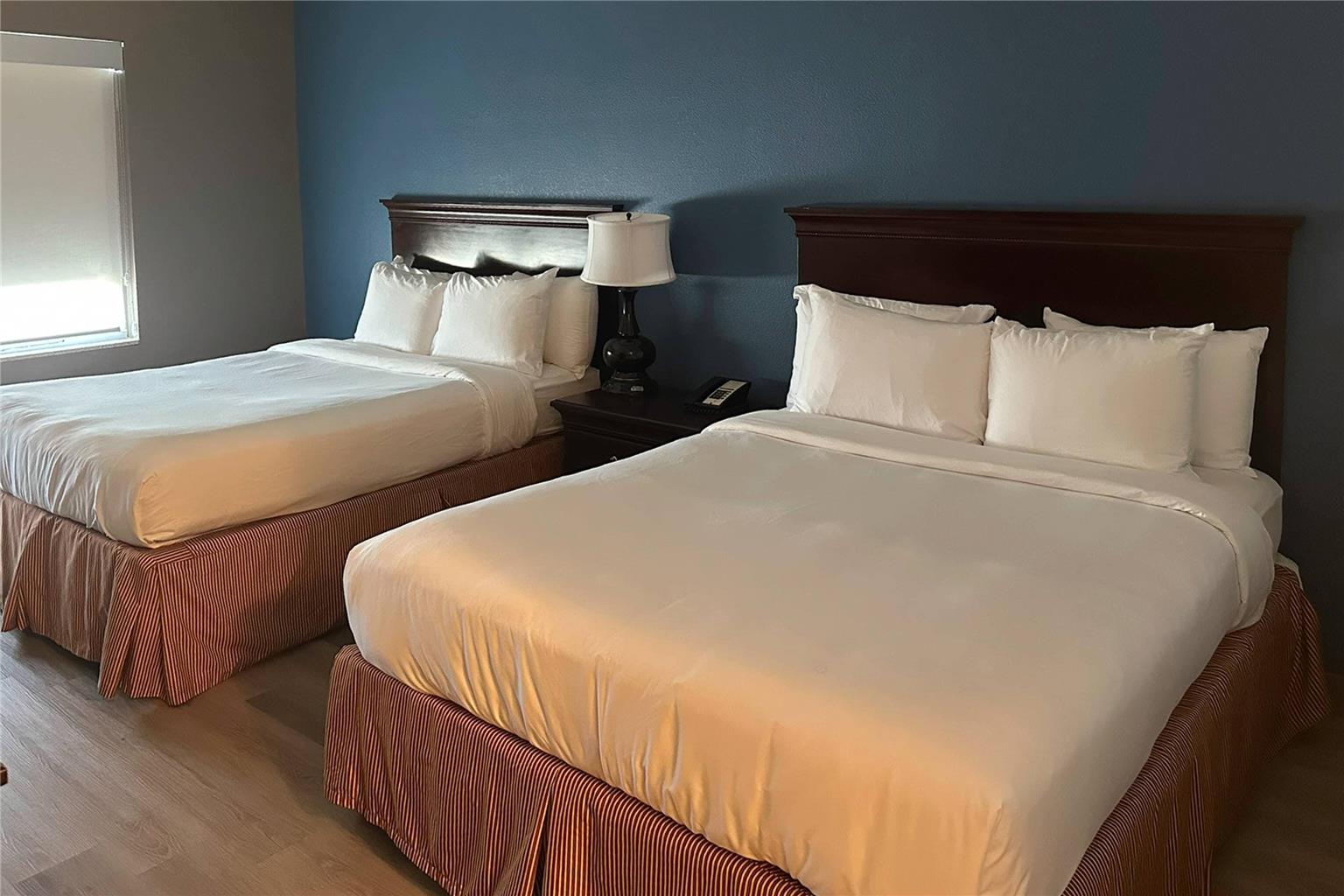 COUNTRY INN AND SUITES CONCORD-guestroom-Guest Room,On-Site.jpg