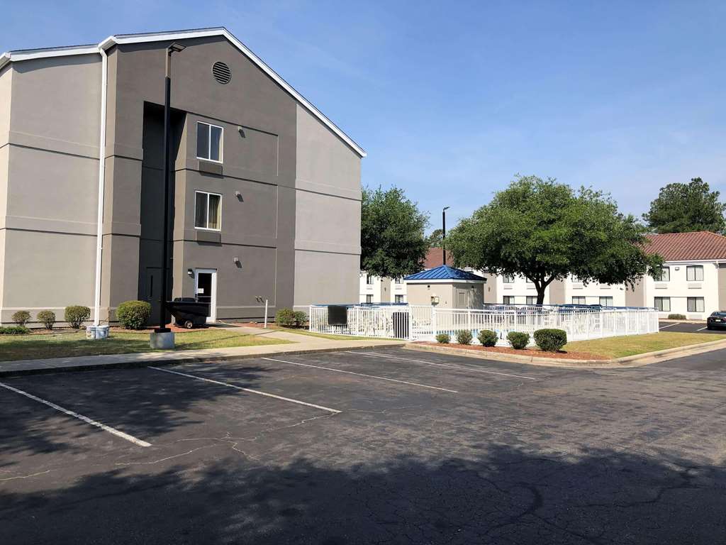 Country Inn & Suites Fayetteville I-95