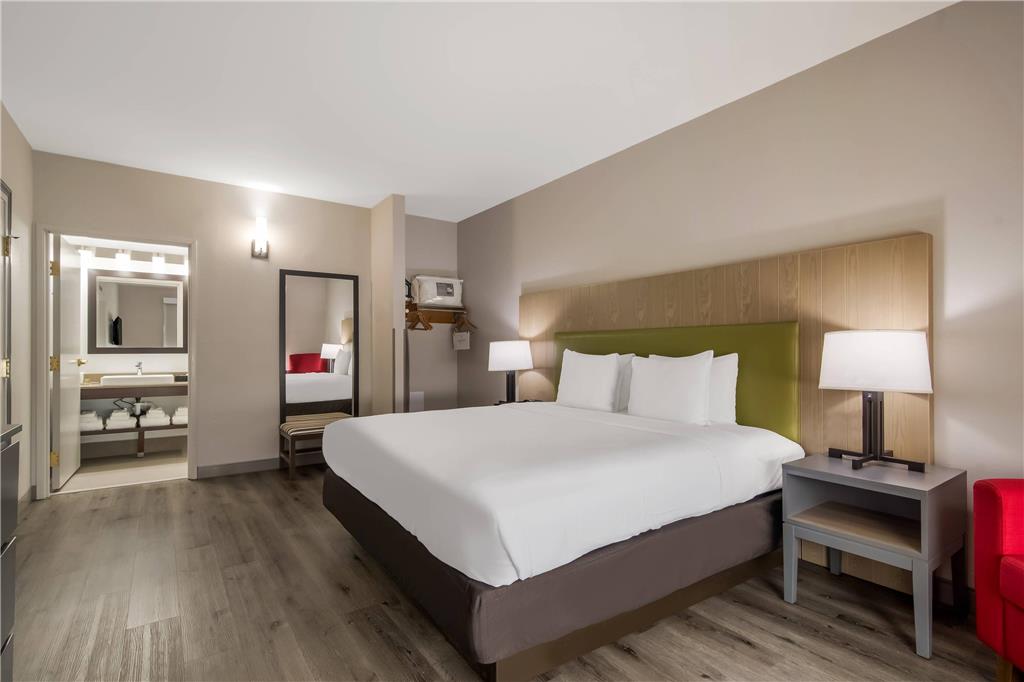 COUNTRY INN AND SUITES BY RADISSON-guestroom-Guest Room,Suite,On-Site.jpg