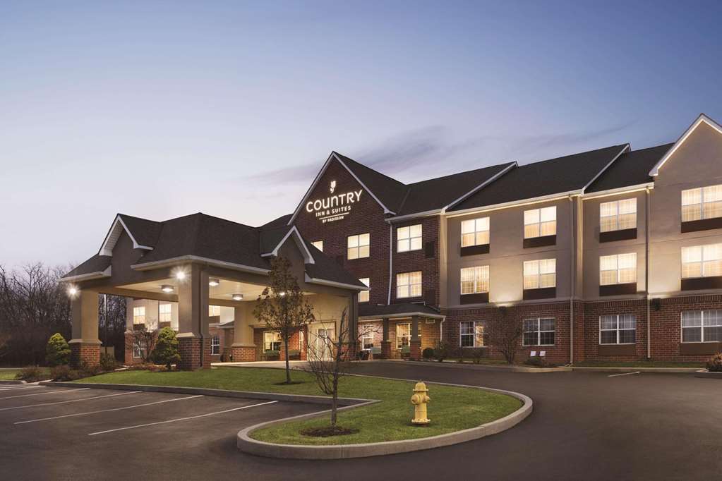 Country Inn & Suites Fairborn South