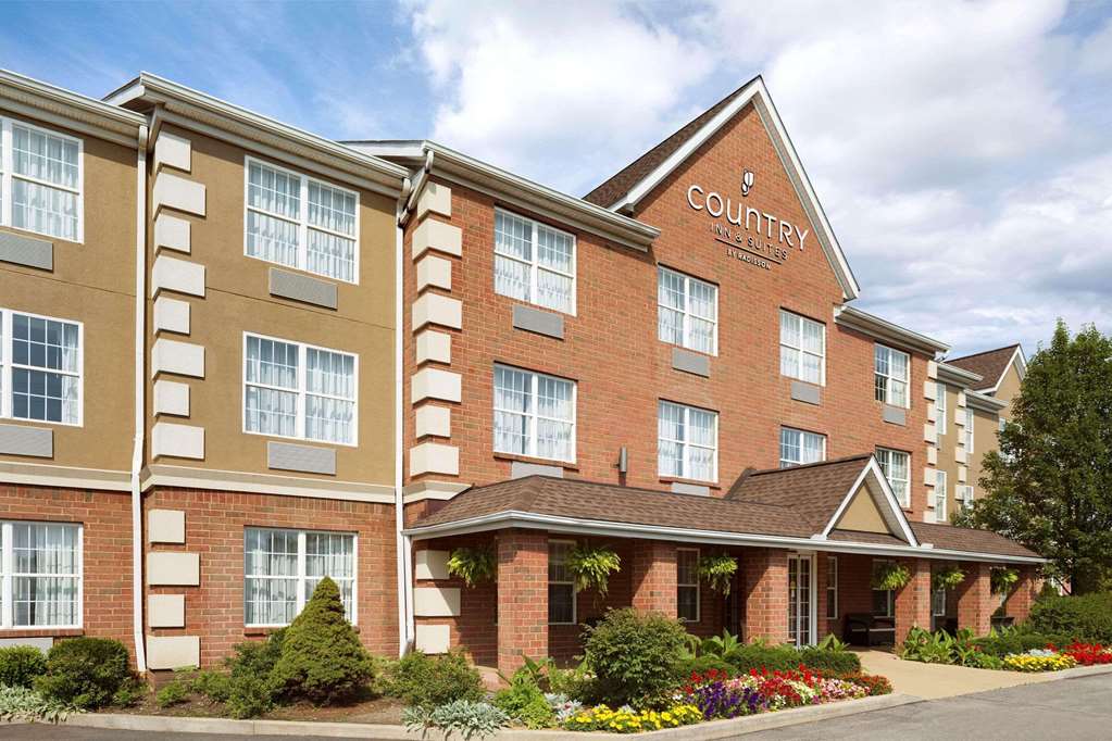 Country Inn & Suites Macedonia