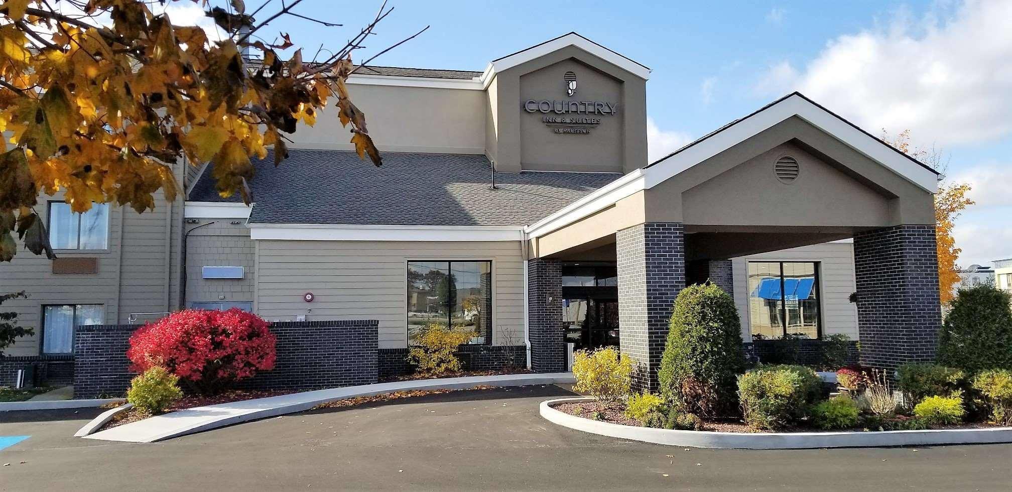 Exterior | Country Inn & Suites by Radisson Erie