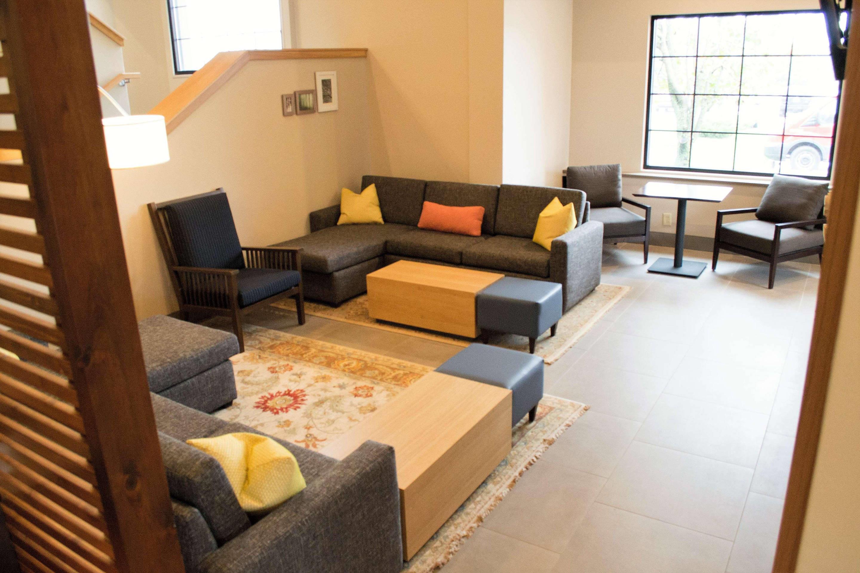 LobbyInterior | Country Inn & Suites by Radisson Erie