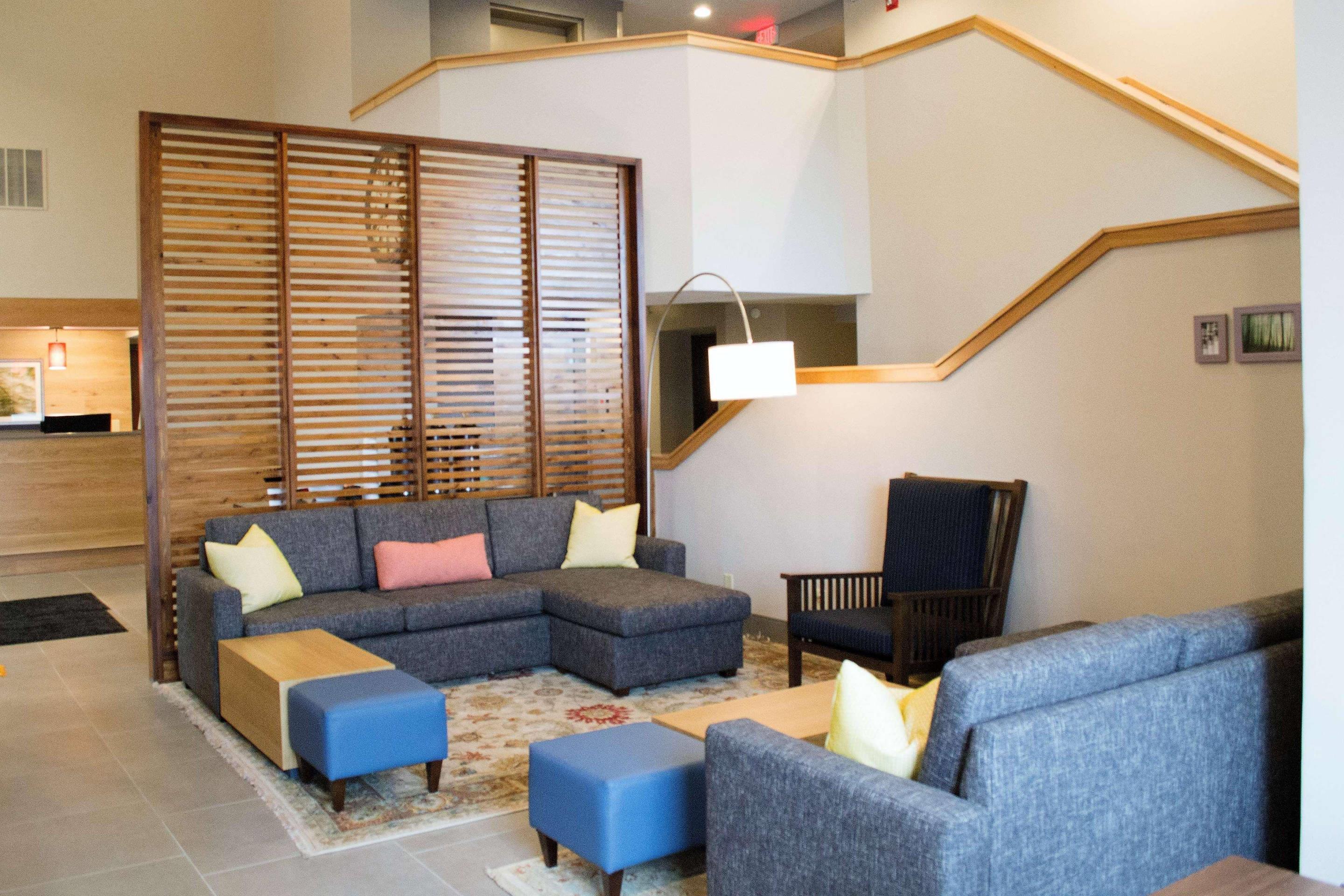 LobbyInterior | Country Inn & Suites by Radisson Erie
