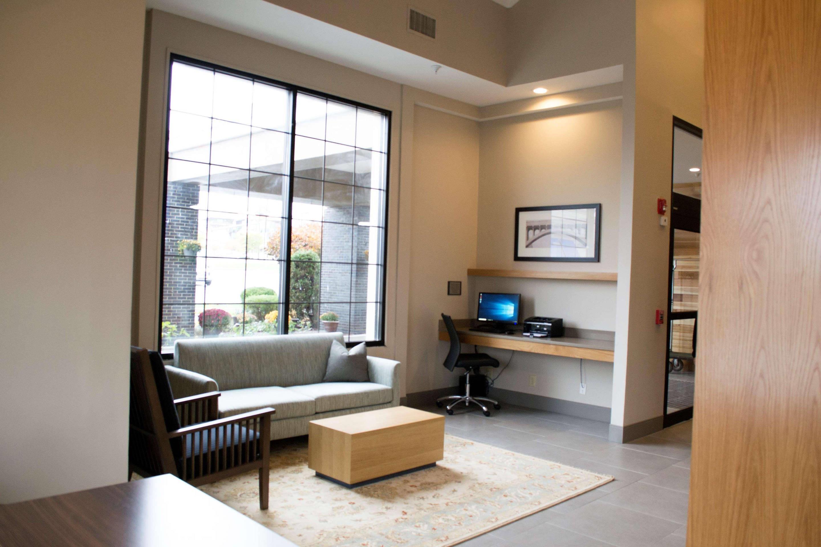 Business Center | Country Inn & Suites by Radisson Erie