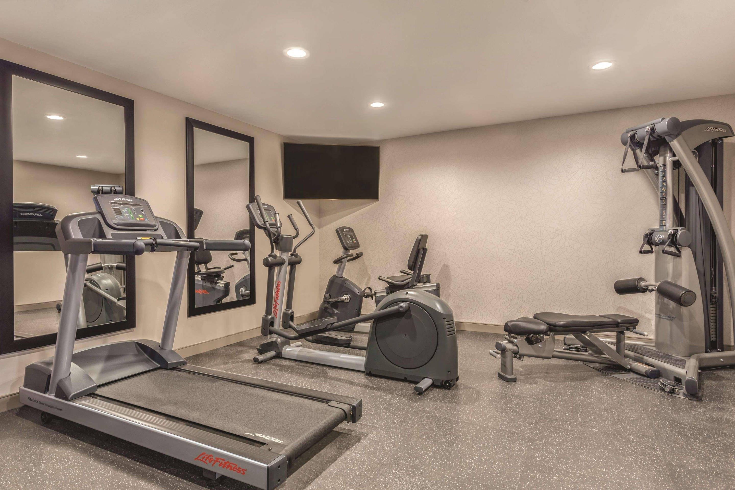 Fitness center | Country Inn & Suites by Radisson Erie