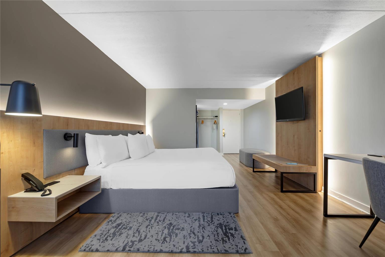 RADISSON HOTEL PHILADELPHIA NORTHEA-guestroom-Guest Room,On-Site.jpg