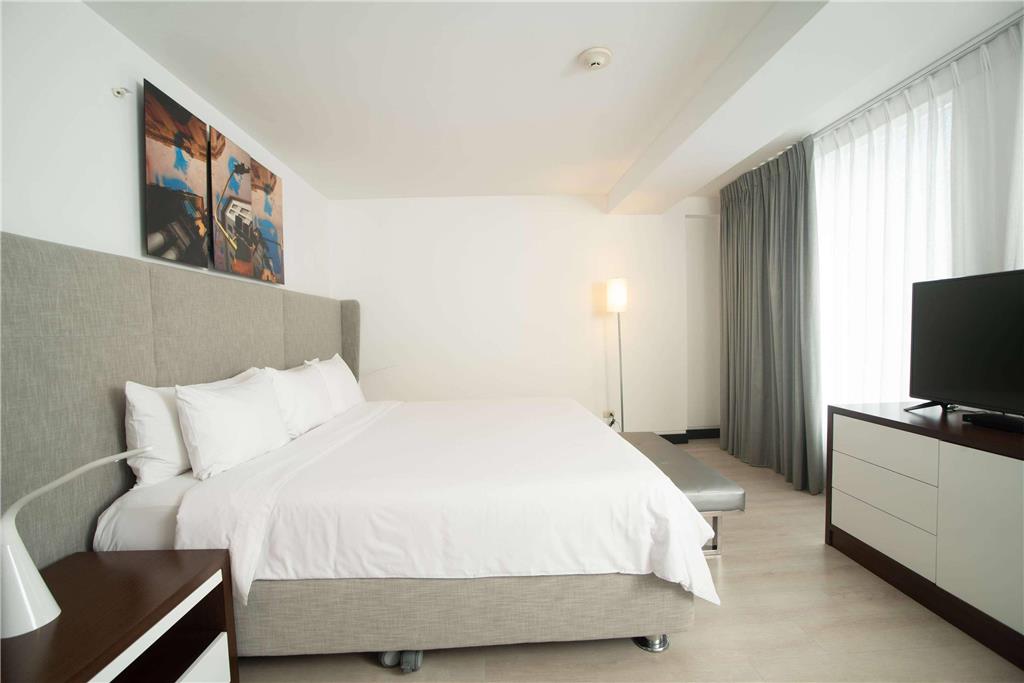 RADISSON HOTEL DECAPOLIS MIRAFLORES-guestroom-Guest Room,On-Site.jpg