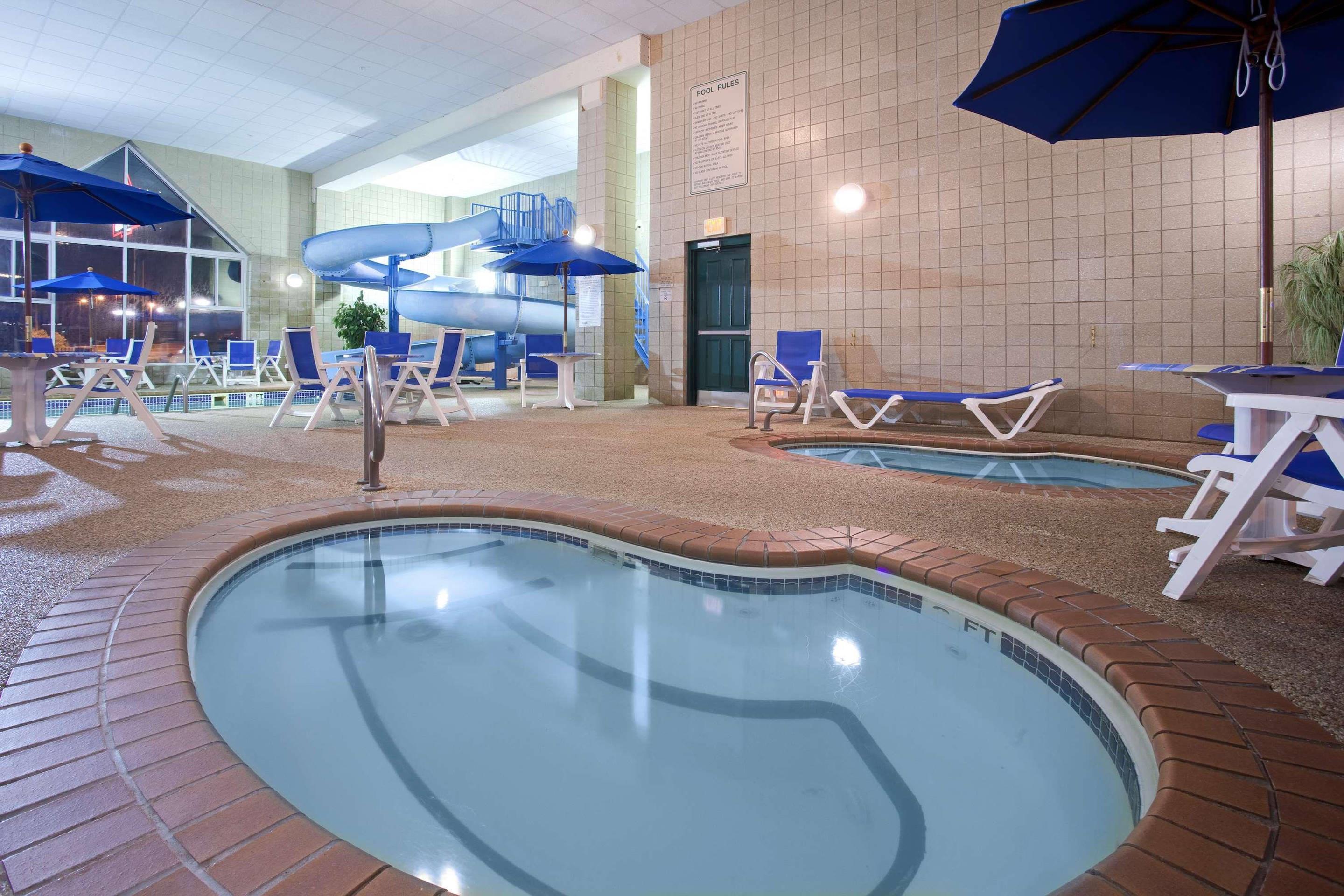 PoolCourtyard | Country Inn & Suites by Radisson, Rapid City, SD
