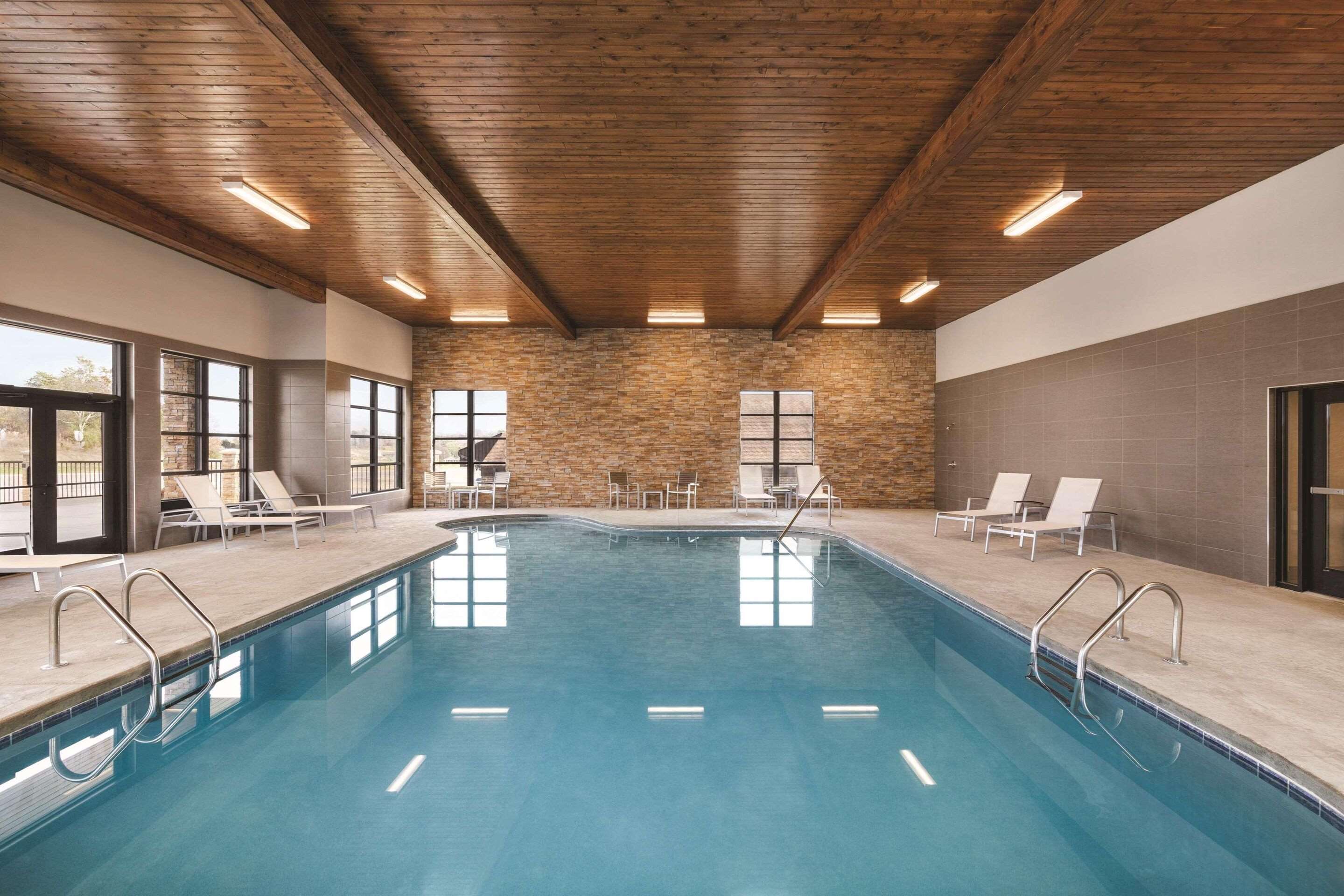 Indoor PoolCourtyard | Country Inn & Suites by Radisson, Sevierville Kodak, TN