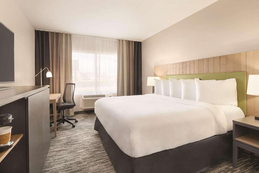 COUNTRY INN AND SUITES BY RADISSON-guestroom-Guest Room,On-Site.jpg