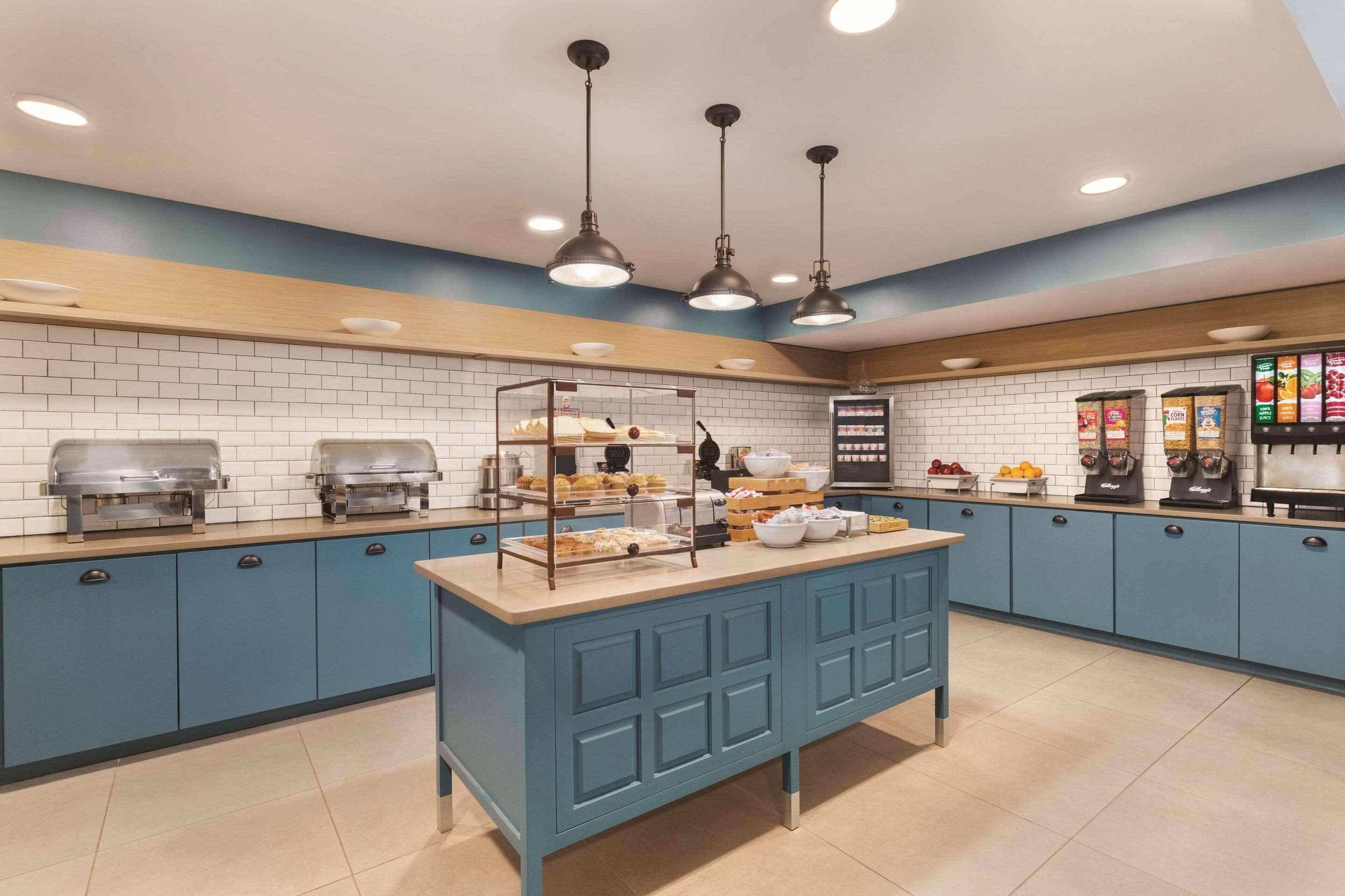 Breakfast Area | Country Inn & Suites by Radisson, Sevierville Kodak, TN