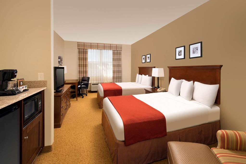 COUNTRY INN AND SUITES BY RADISSON-guestroom-Guest Room,On-Site.jpg