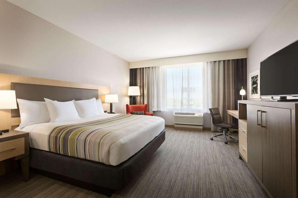 COUNTRY INN & SUITES BY RADISSON NE-guestroom-Guest Room,On-Site.jpg