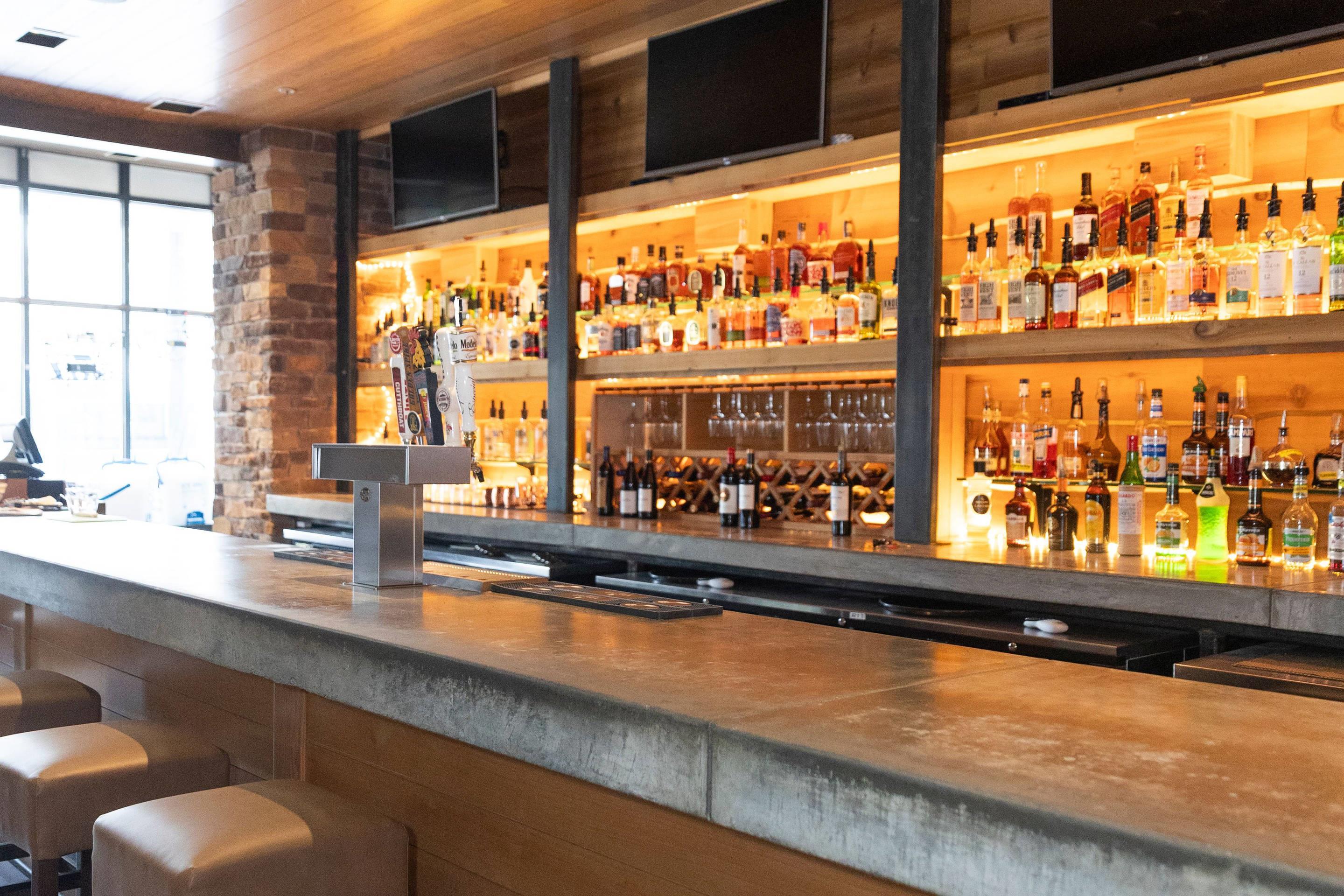 On-site restaurant | Radisson Hotel Salt Lake City Downtown