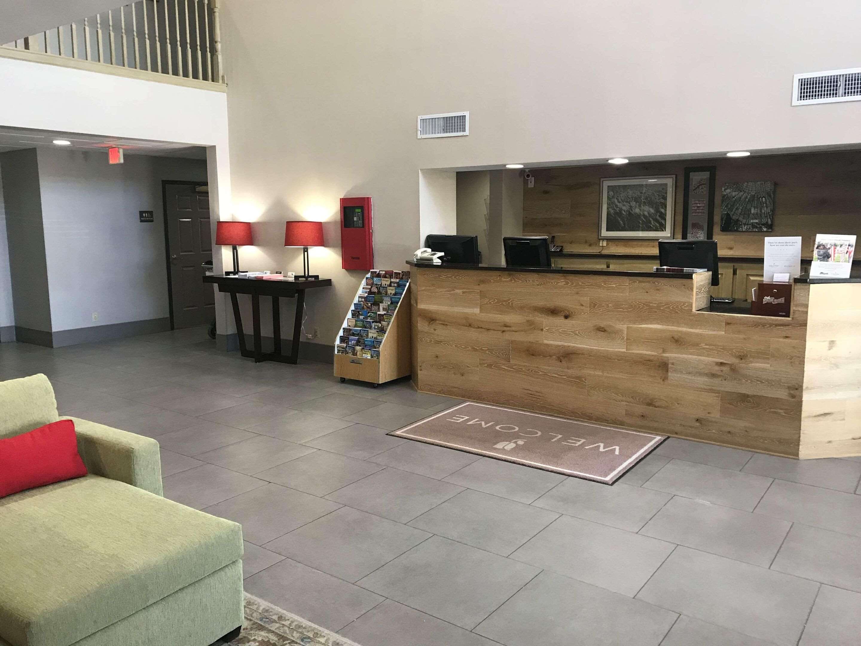 LobbyInterior View | Country Inn & Suites by Radisson, Richmond I-95 South, VA