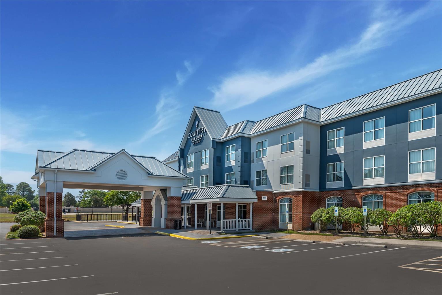 Country Inn & Suites Petersburg