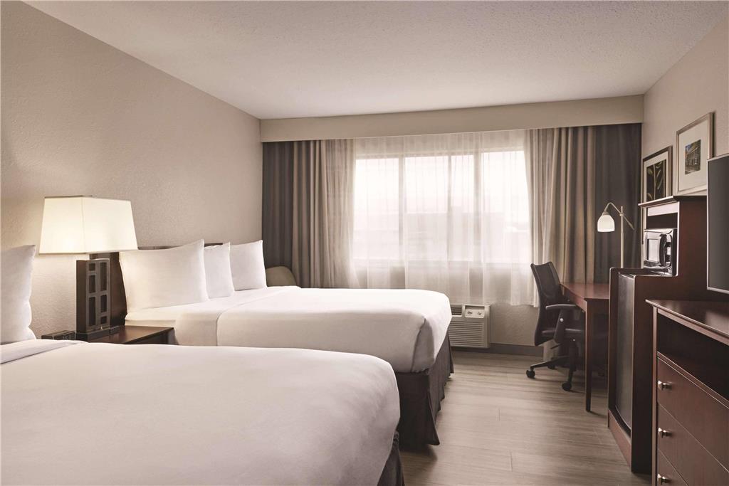 COUNTRY INN AND SUITES BY RADISSON-guestroom-Guest Room,On-Site.jpg