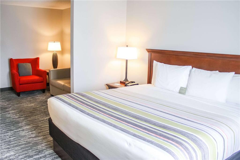 COUNTRY INN AND SUITES BY RADISSON-guestroom-Guest Room,Suite,On-Site.jpg