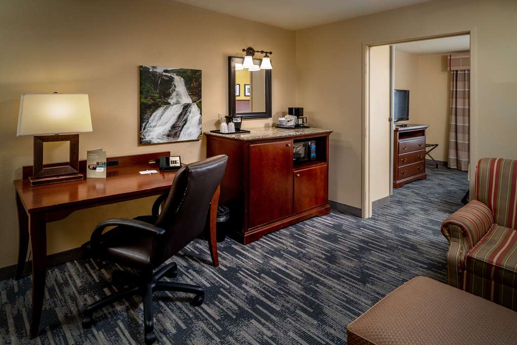 COUNTRY INN AND SUITES BY RADISSON-guestroom-Guest Room,Suite,On-Site.jpg