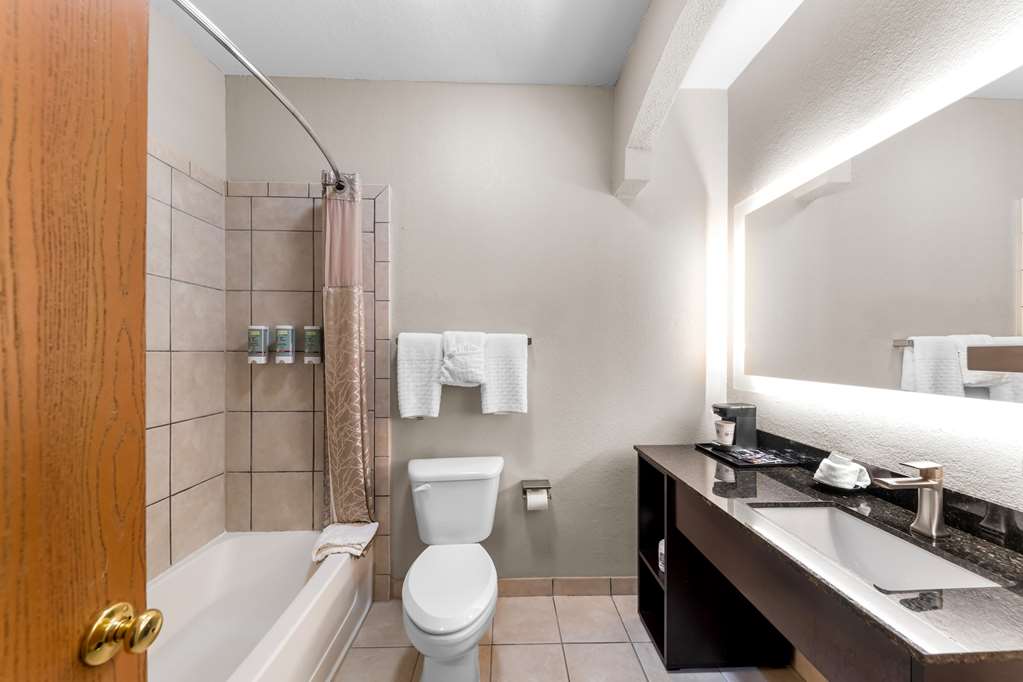 Best Western Halito Inn-guestroom-Guest Room,Bathroom,On-Site.jpg
