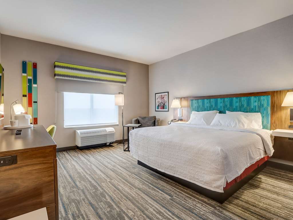 HAMPTON INN CINCINNATI ROOKWOOD-guestroom-Guest Room,On-Site.jpg