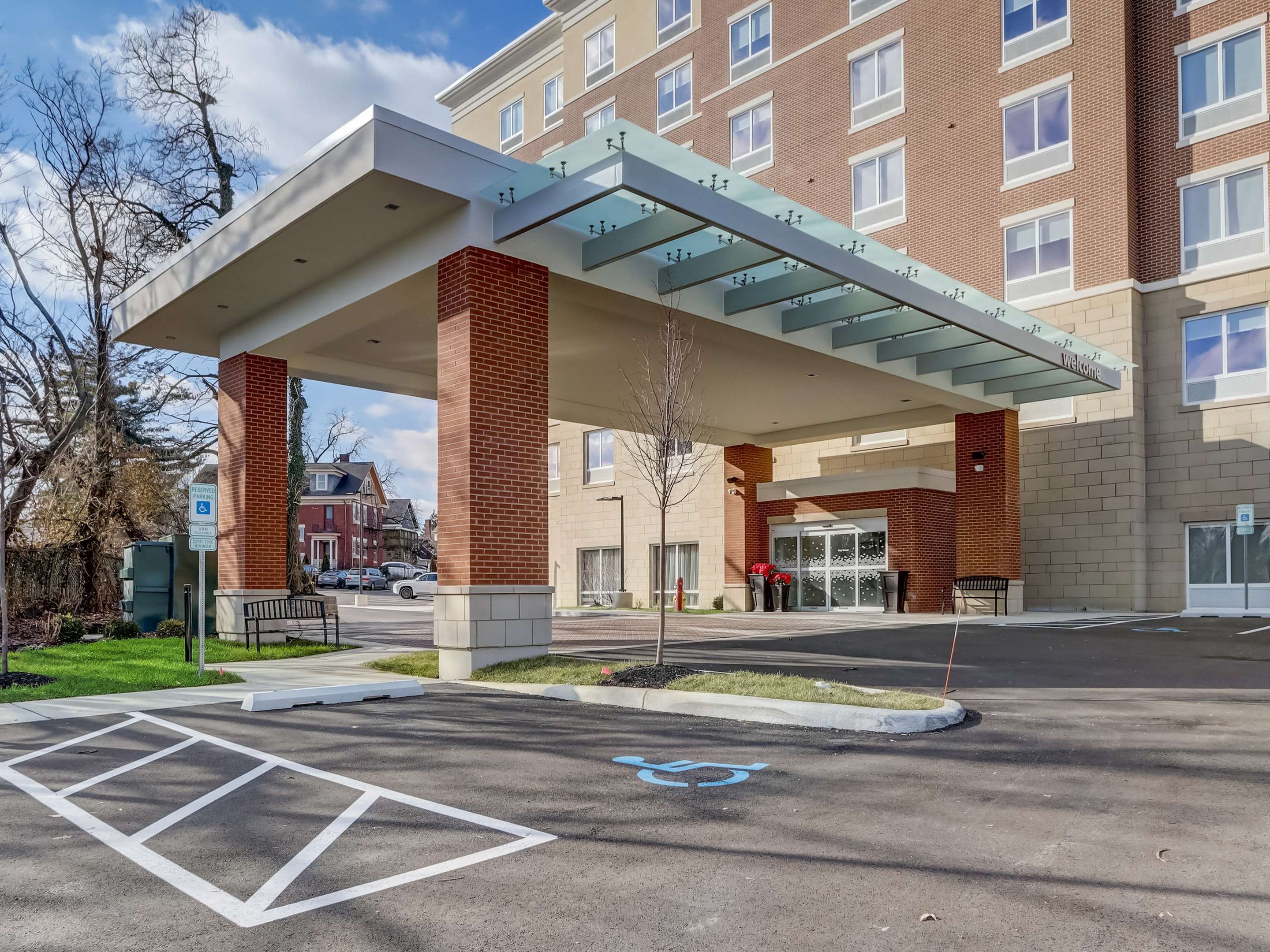 Exterior | Hampton Inn & Suites Cincinnati Midtown Rookwood