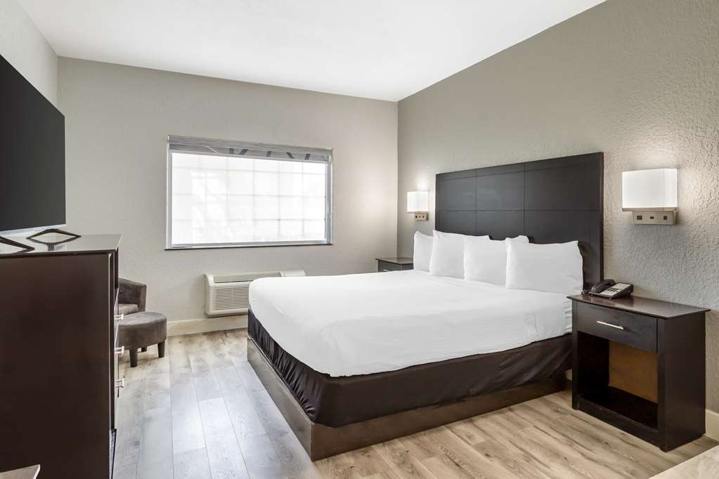 Best Western Texas City I-45-guestroom-Guest Room,On-Site.jpg
