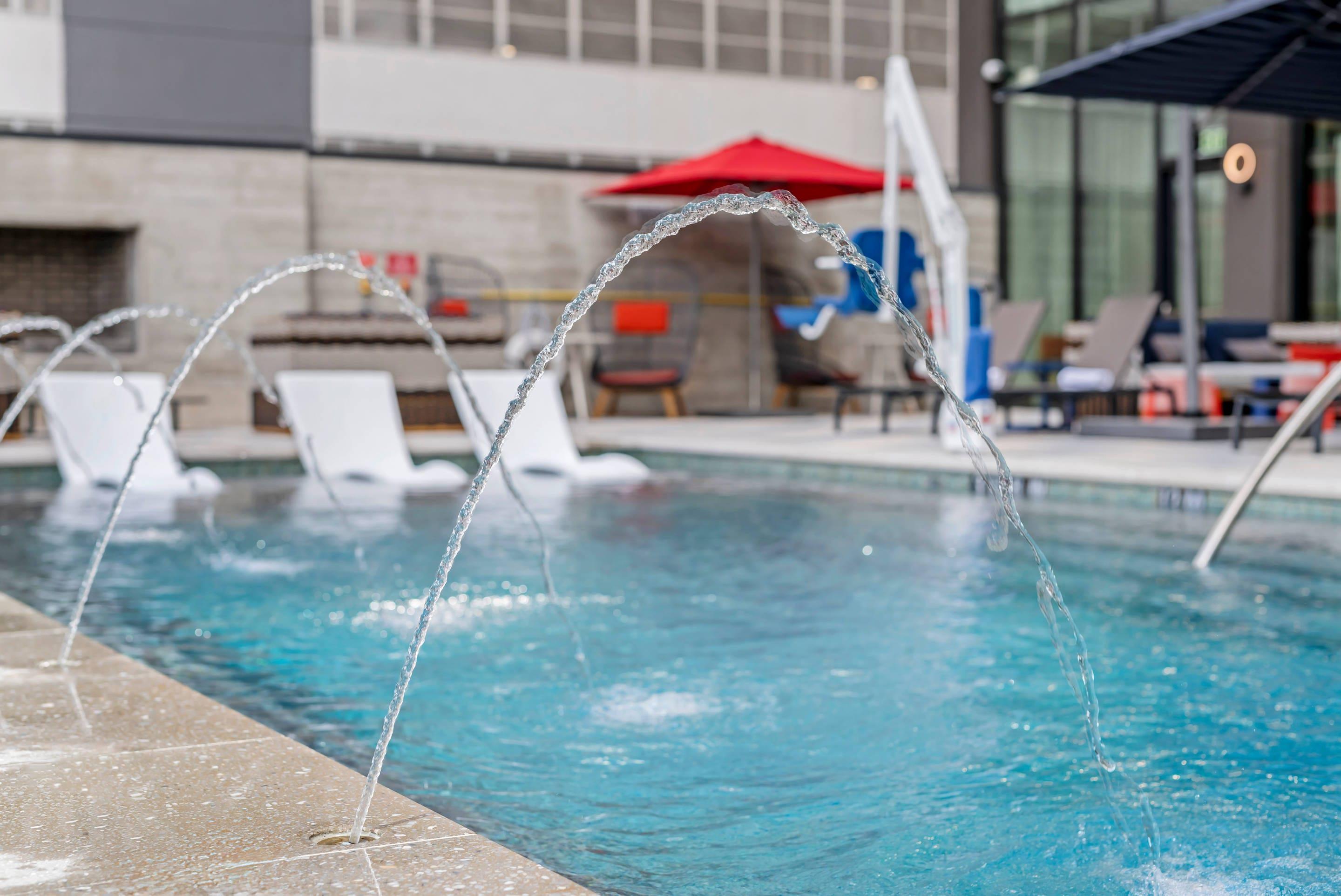 Outdoor pool | Cambria Hotel Austin Downtown