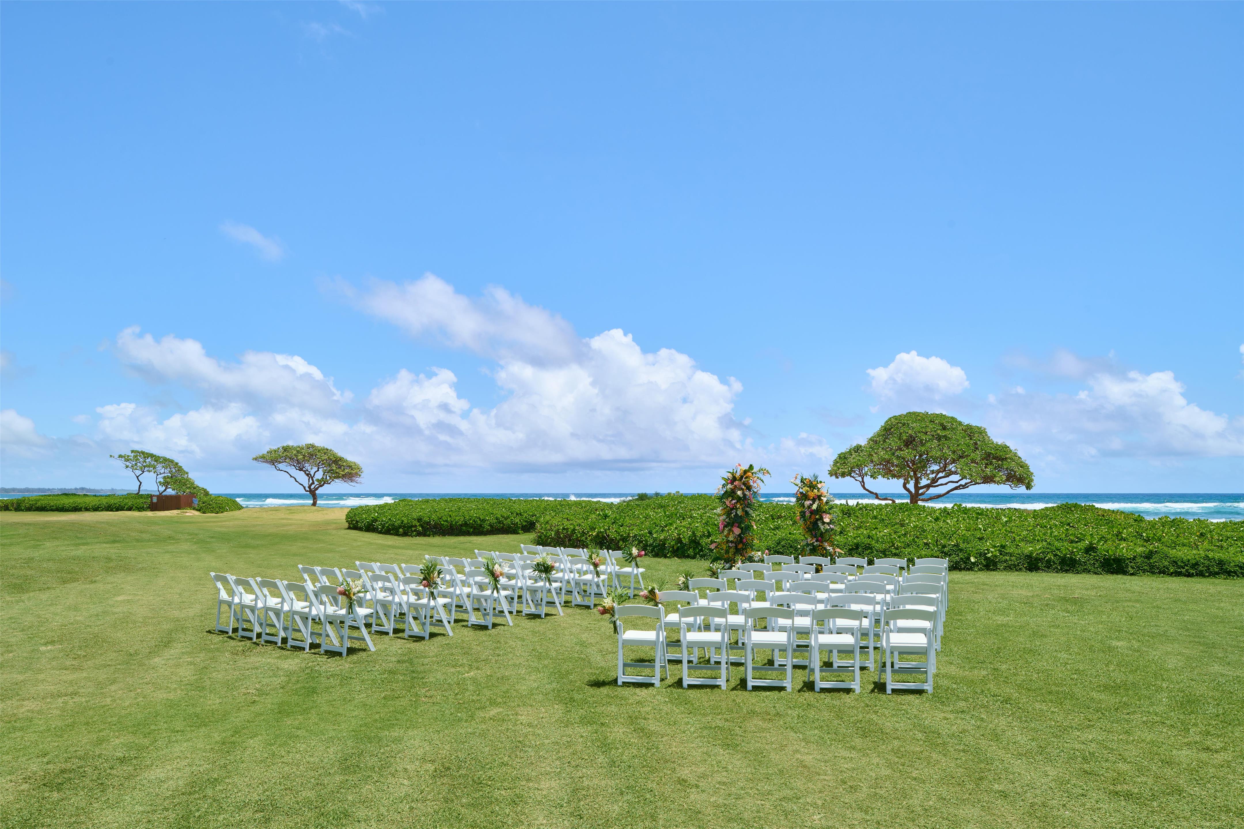 Laakea Lawn | OUTRIGGER Kauaʻi Beach Resort & Spa