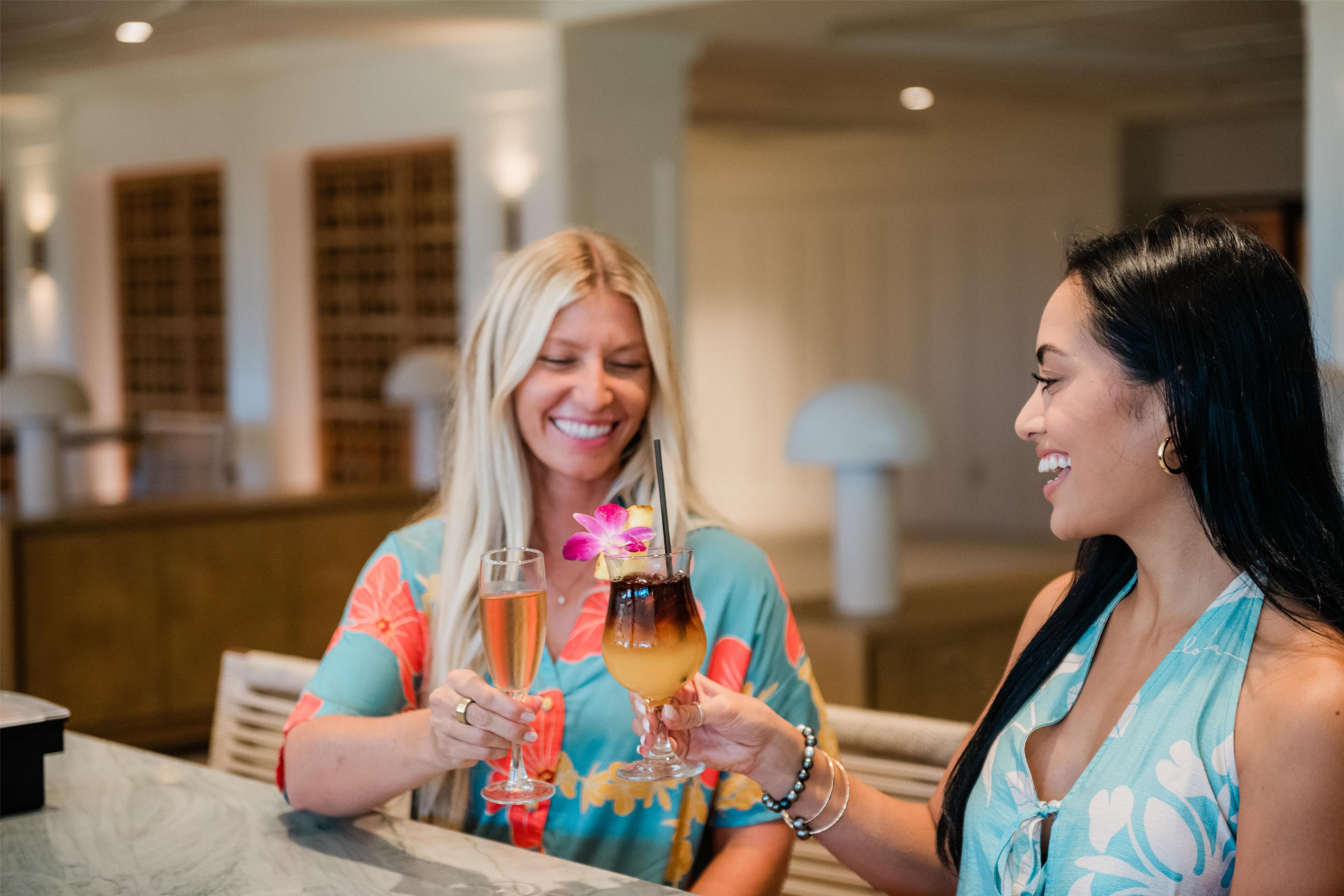 Lobby Bar | OUTRIGGER Kauaʻi Beach Resort & Spa